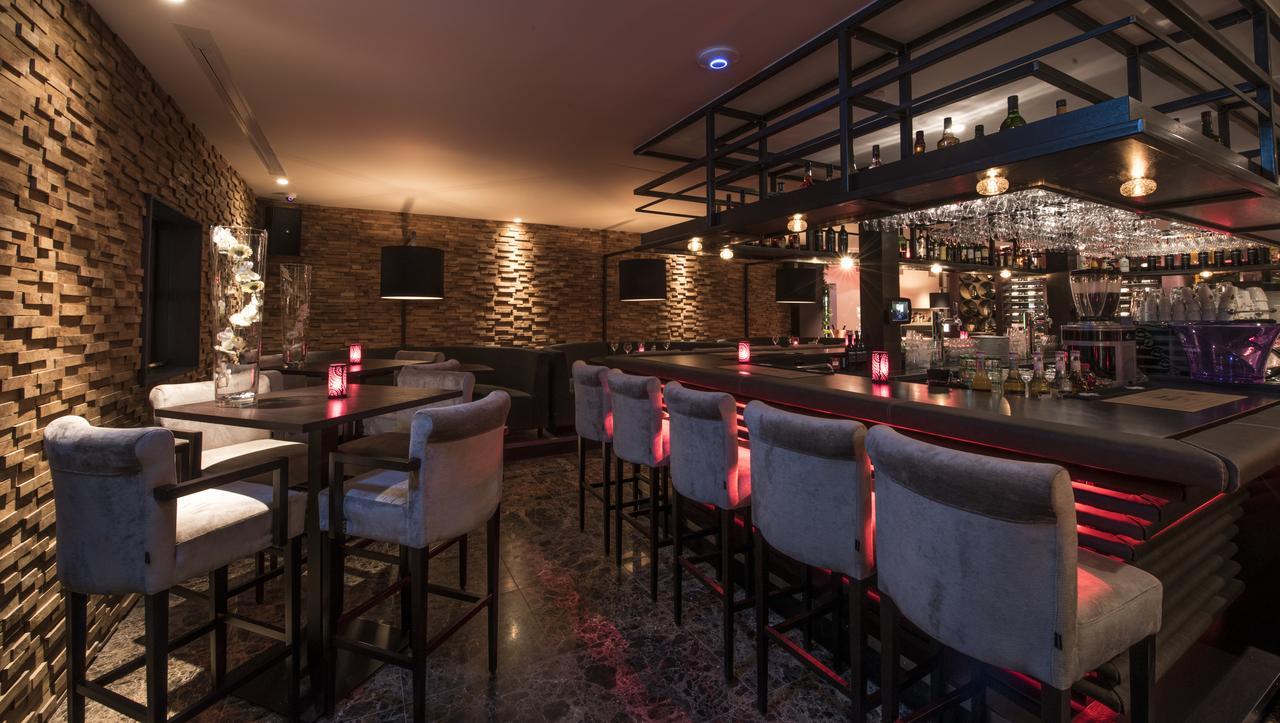 Hotel-Restaurant Unicum Elzenhagen Poeldijk エクステリア 写真