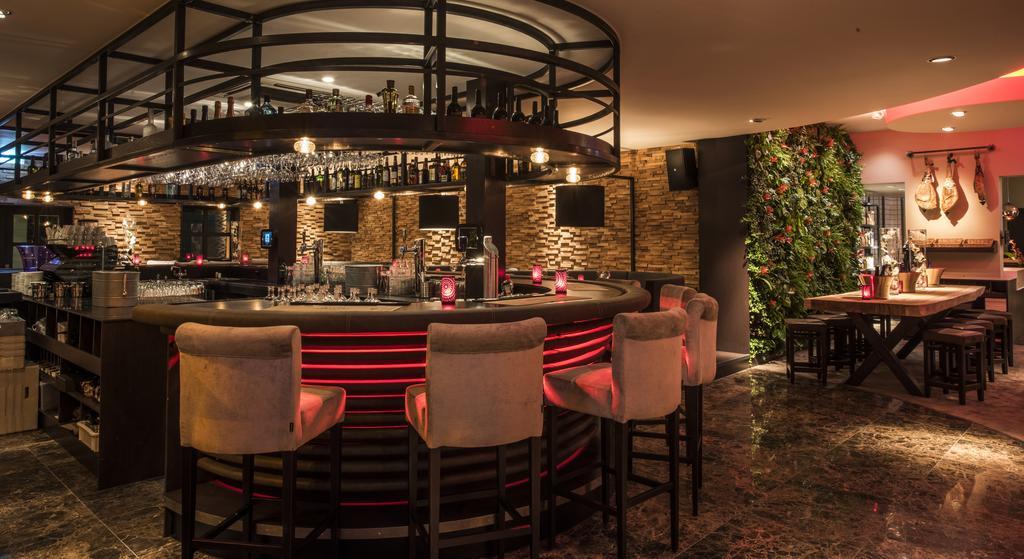 Hotel-Restaurant Unicum Elzenhagen Poeldijk エクステリア 写真